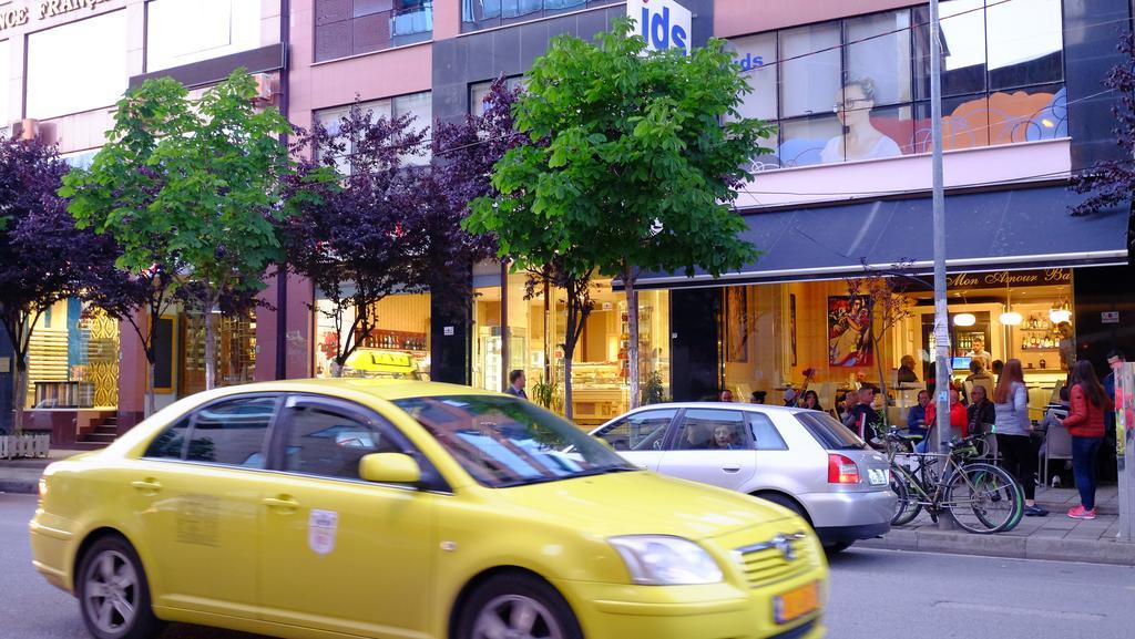 Galeria Apartment Tiranë Ngoại thất bức ảnh